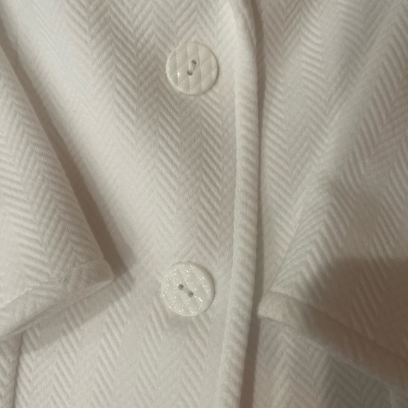 Talbots Two Button White Blazer Size 6. - Picture 2 of 5